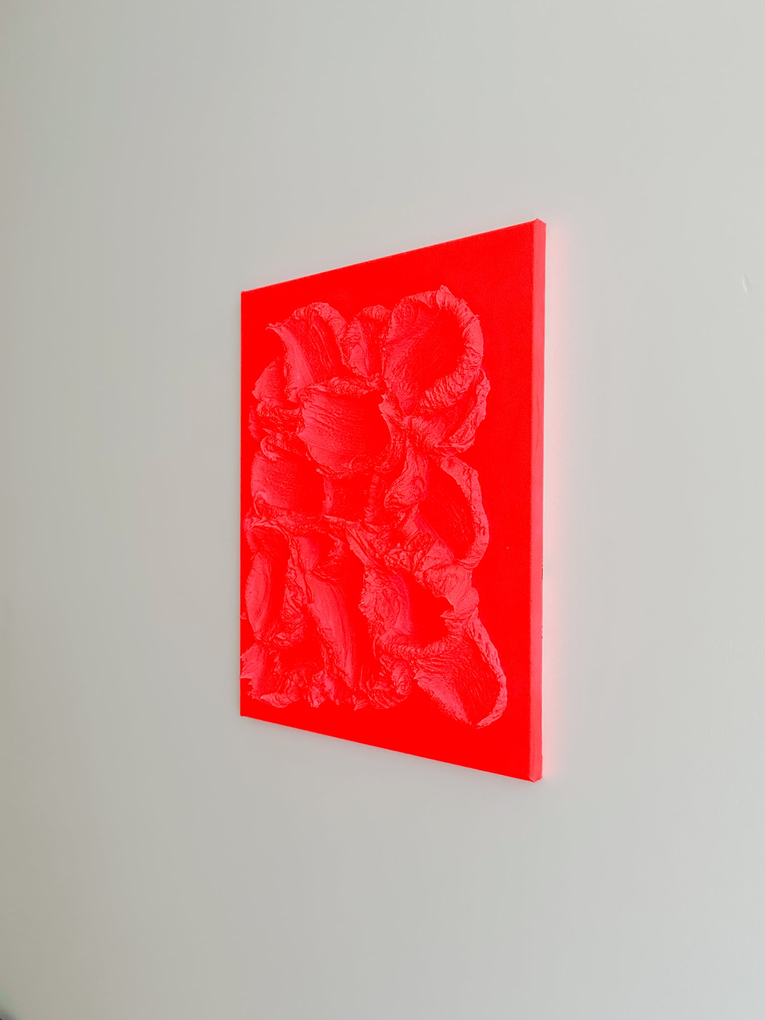 Spume Neon Red 40x50cm