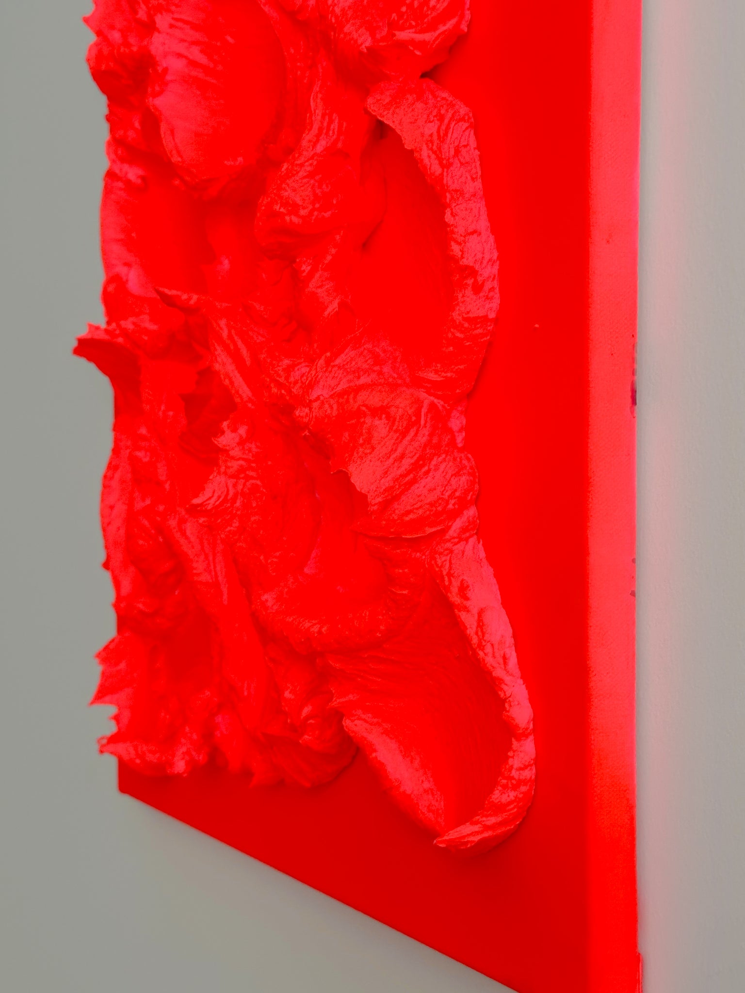 Spume Neon Red 40x50cm